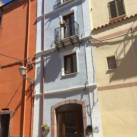 Bomarosa B&B Bosa Bagian luar foto