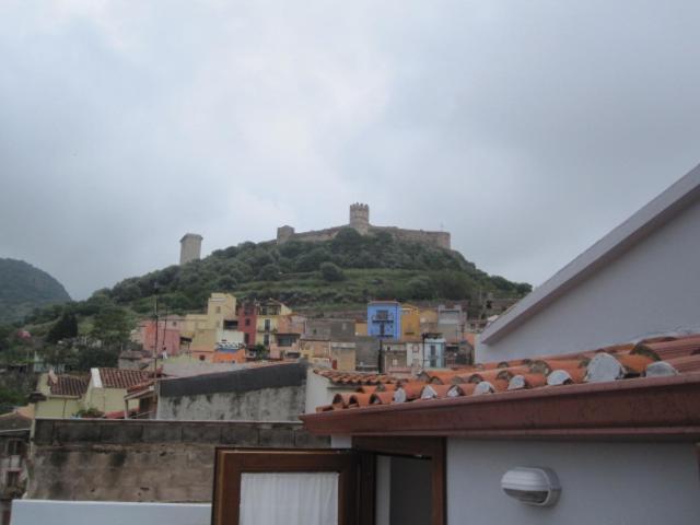 Bomarosa B&B Bosa Bagian luar foto
