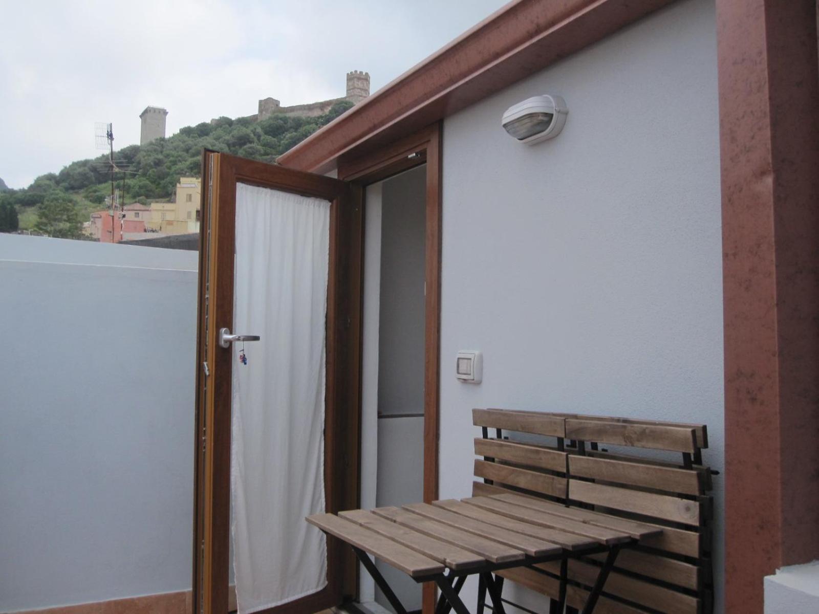 Bomarosa B&B Bosa Bagian luar foto