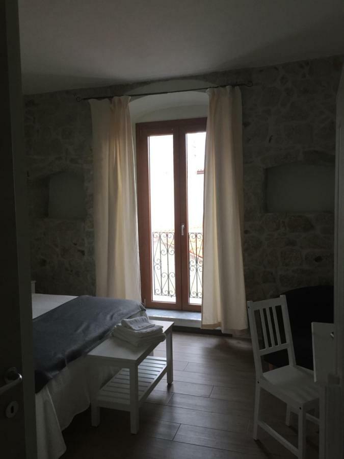 Bomarosa B&B Bosa Bagian luar foto