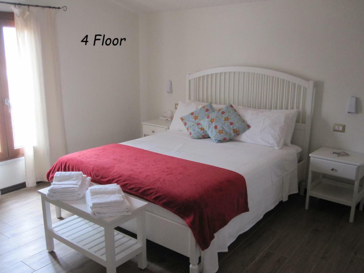 Bomarosa B&B Bosa Bagian luar foto